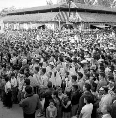 Aglomeración durante la campaña electoral de López Mateos en Ixmiquilpan