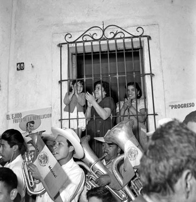 Banda musical participando en la bienvenida a Adolfo López Mateos en Acatlán, Jalisco