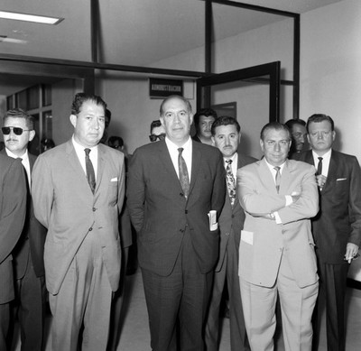 Julián Rodríguez Adame y funcionarios, retrato