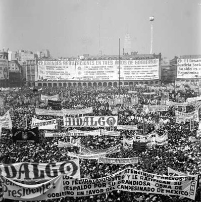 Mitin en el Zócalo, organizado por las Fuerzas Vivas del País