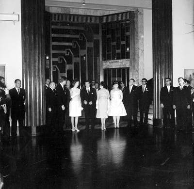 Adolfo López Mateos, John F. Kennedy y sus respectivas esposas en el palacio de Bellas Artes