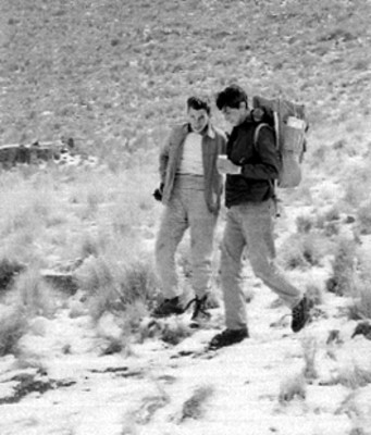 Alpinistas y socorristas de la Cruz Roja escalando el volcán Iztaccihuatl