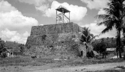 Vista posterior del Castillo de Teayo