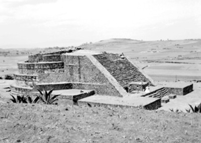 Mujeres en la parte superior del Templo de Ehécatl