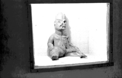 Escultura olmeca de la dualidad vida y muerte exhibida en el Museo de Villahermosa