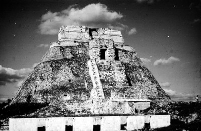 Panorámica de la Pirámide del Adivino, reprografía