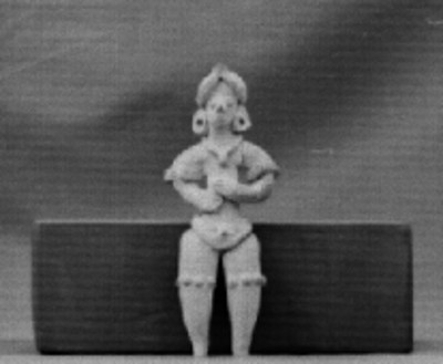 Escultura de mujer fabricada en cerámica, museo de Colima