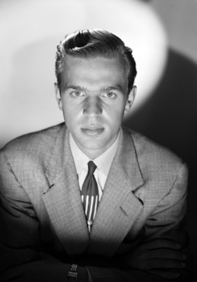 James Gibson, retrato de frente