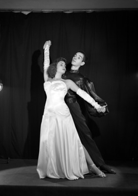 Manolo y Nancy, tomados de las manos