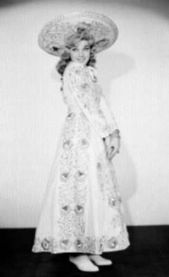 Lilia Guizar, con sombrero de charro
