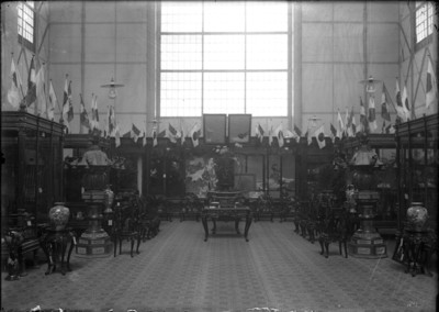 Exposición de arte industrial del Japón, instalada en el Palacio de Cristal después Museo de Historia Natural