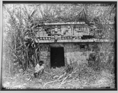 Palacio en zona arqueológica