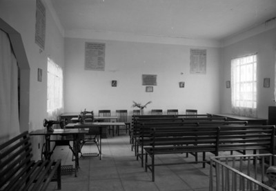 Taller de costura en la Casa de la Madre, vista general
