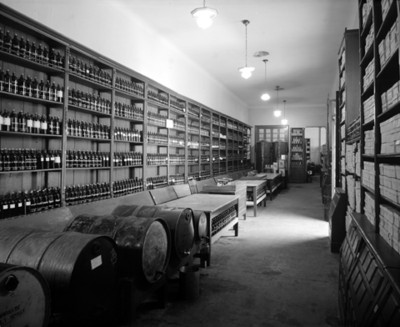 Almacén de medicamentos en un hospítal, interior