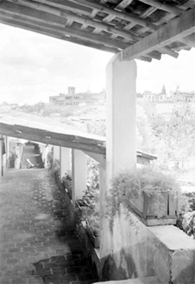 Ciudad de "Cuernavaca", vista desde un pasillo del Rancho Amanalco