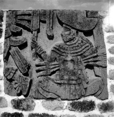 Petroglifos en un muro de Xochicalco