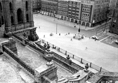 Azotea de la Catedral y edificios al fondo