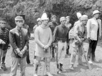Escena de Los Hombres Cultos, still de la película