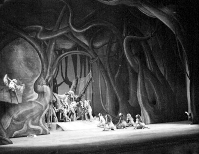 Virapuru, bailarines en escena
