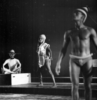 Rosa Reyna y bailarines