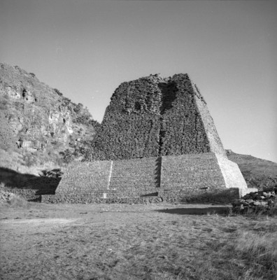 Vista de la Pirámide Votiva