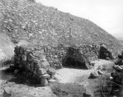 Vista de un basamento piramidal en Teotihuacán