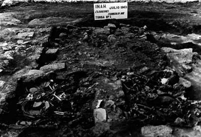 Excavación de la tumba No.1 de Teopanzolco