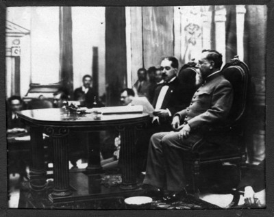 Venustiano Carranza y Luis Manuel Rojas en una reunión