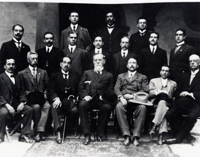 Venustiano Carranza con diputados constituyentes del estado de Jalisco, retrato de grupo
