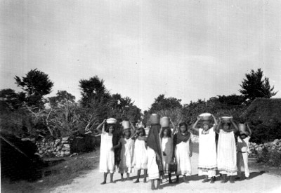 Mujeres yucatecas con nixtamal, retrato de grupo