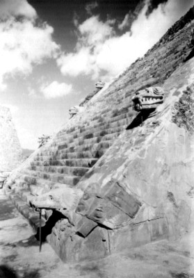 Escalinata de la Pirámide de la Serpiente Emplumada