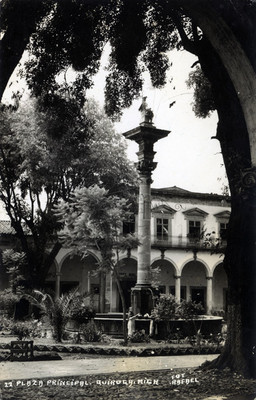 "Plaza principal [de] Quiroga", tarjeta postal