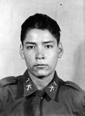 Militar de frente, retrato