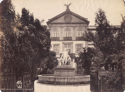 Entrada de la fábrica de Hercules