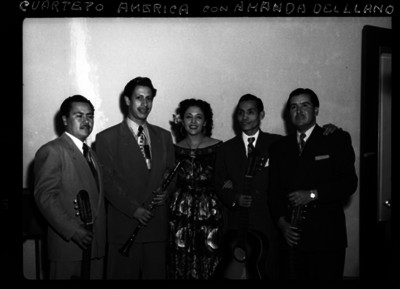 Amanda del Llano acompañada por el cuarteto América, retrato