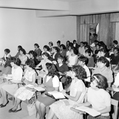 Mujeres en un salón de clases