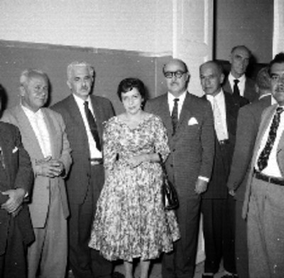 Salomón González Blanco y demas personalidades en la recepción a Ma. Cristina Salmoran Salmoran, retrato de grupo