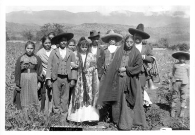 "Bridal Party", fiesta rural, retrato de grupo