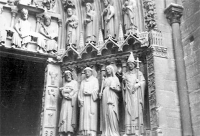 Esculturas del pórtico de la Virgen