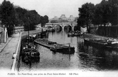 Vista del puente de "Saint-Michel" en el río Sena