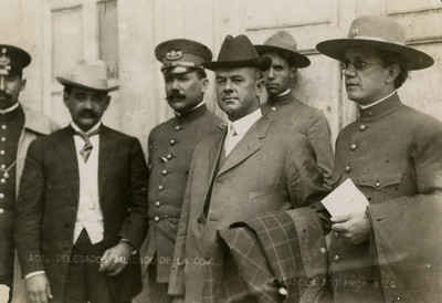 Obregón en compañía de los generales Hay y Berlanga