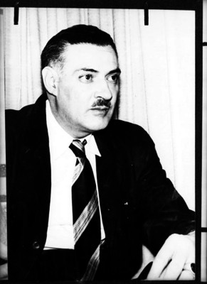 Salvador Novo, catedrático y escritor, retrato
