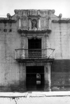 Portada principal de una casa