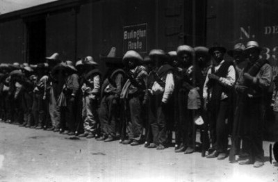 Tropas convencionalistas antes de salir a Nuevo León