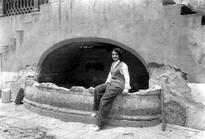 Mujer en la hacienda pulquera de Santiago Tetlapayac