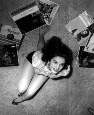 Ana Luisa Peluffo, Actriz junto a portadas de discos