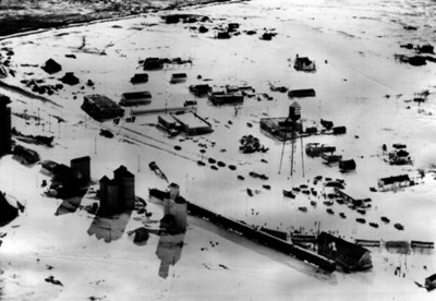 Inundación de un poblado, vista aérea