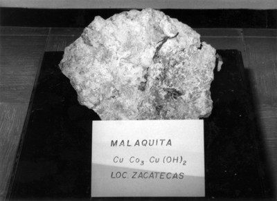 "Malaquita", piedra mineral para su estudio, detalle