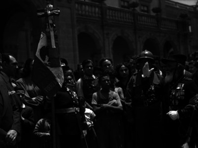 Manuel de la Rosa, héroe del 5 de Mayo, durante un homenaje en la entrada del Castillo de Chapultepec