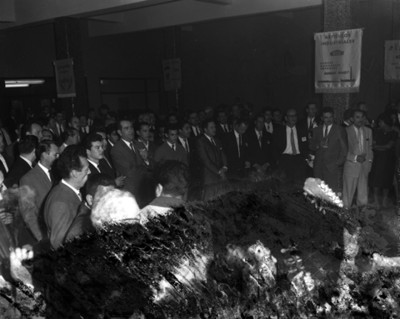 Ejecutivos y mujeres en evento de la Convención Goodrich Euzkadi